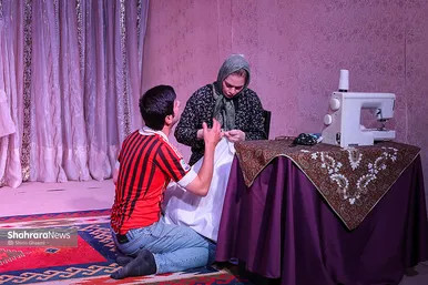 گزارش تصویری | نمایش «شربت زعفران، آویشن، پونه و چند قطره روغن گل مغربی»