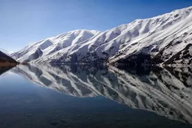 ویدئو| نمایی زمستانی از دریاچۀ گهر لرستان
