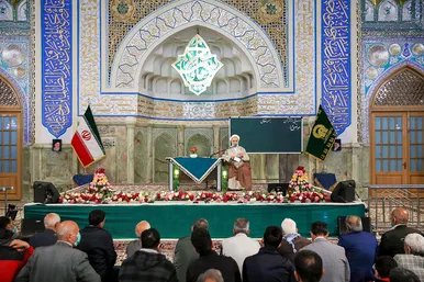 جلسه «درس‌هایی از قرآن» با حضور حجت‌الاسلام قرائتی در حرم مطهر رضوی