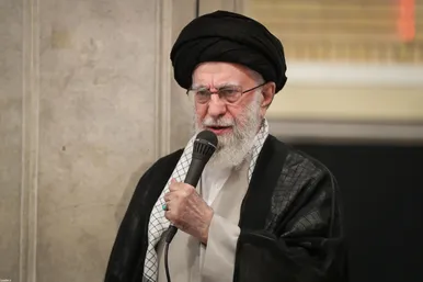 گزارش تصویری | مراسم بزرگداشت شهدای جنگ تحمیلی اخیر با حضور رهبر انقلاب اسلامی