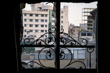 مهار آتش‌سوزی یک هتل آپارتمان در خیابان امام رضا (ع) مشهد