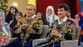 ویدئو| اجرای قطعه &laquo;آمده&zwnj;ام&zwnj; ای شاه پناهم بده&raquo; توسط هنرمندان تاجیکستانی در خندوانه