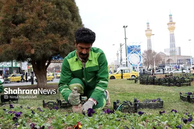 گل‌کاری در نقاط مختلف شهر مشهد