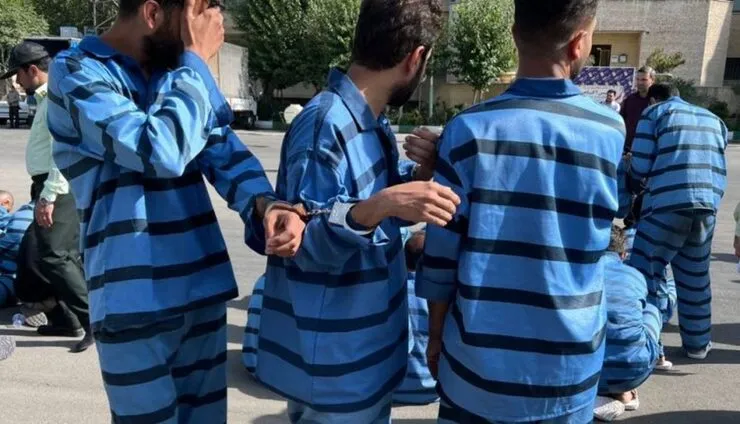 ویدئو| باند سرقت مسلحانه از هایپرمارکت‌ها در اصفهان!