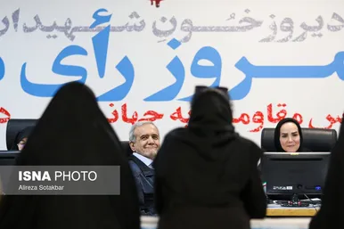 عکس‌هایی از سومین روز ثبت‌نام کاندیداهای چهاردهمین دوره انتخابات ریاست‌جمهوری ۱۴۰۳