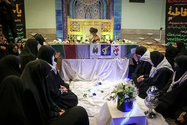 تشییع شهید گمنام در جمع دختران مدرسه امام رضا(ع)