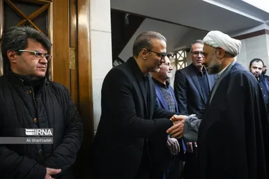 عکس‌هایی از مراسم ترحیم همسر علیرضا قربانی