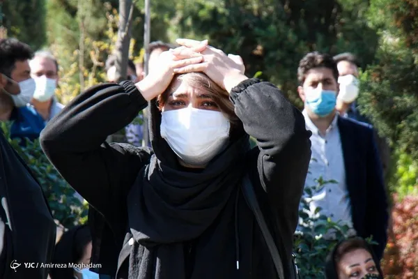 لحظه به لحظه با مراسم تشییع پیکر آزاده نامداری، مجری سابق صداوسیما