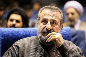 وقتی مهران رجبی کاریکاتورهایش را آرشیو می&zwnj;کند | پوست کلفت&zwnj;تر از این حرف&zwnj;ها هستم