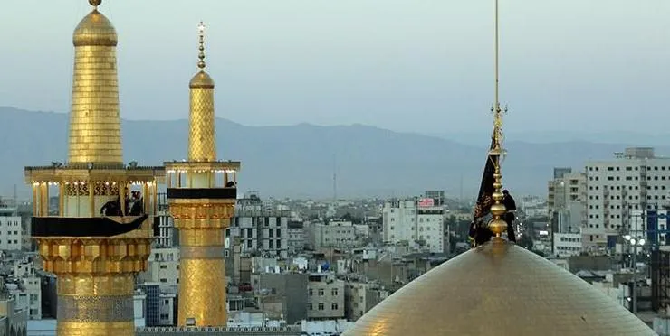 آیین تعویض پرچم گنبد حرم رضوی هم‌زمان با آغاز ماه محرم برگزار می‌شود