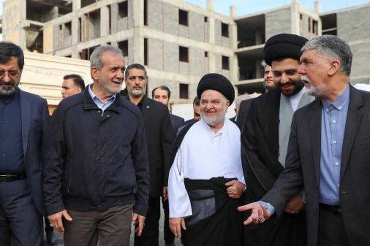 گفت‌وگوی پزشکیان با نماینده آیت‌الله سیستانی در سفر به قم (۱۰ آبان ۱۴۰۳)