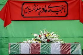 ویدئو | ملت ایران تسلیم شدنی نیست | روایتی از مادری که وطن را مادر می&zwnj;داند و فرزندش را در راه وطن رهسپار می&zwnj;کند