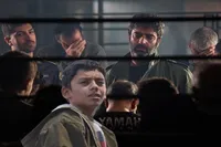 نقش‌آفرینی منوچهر هادی مقابل دوربین سریال خودش، یک، سه، هفت