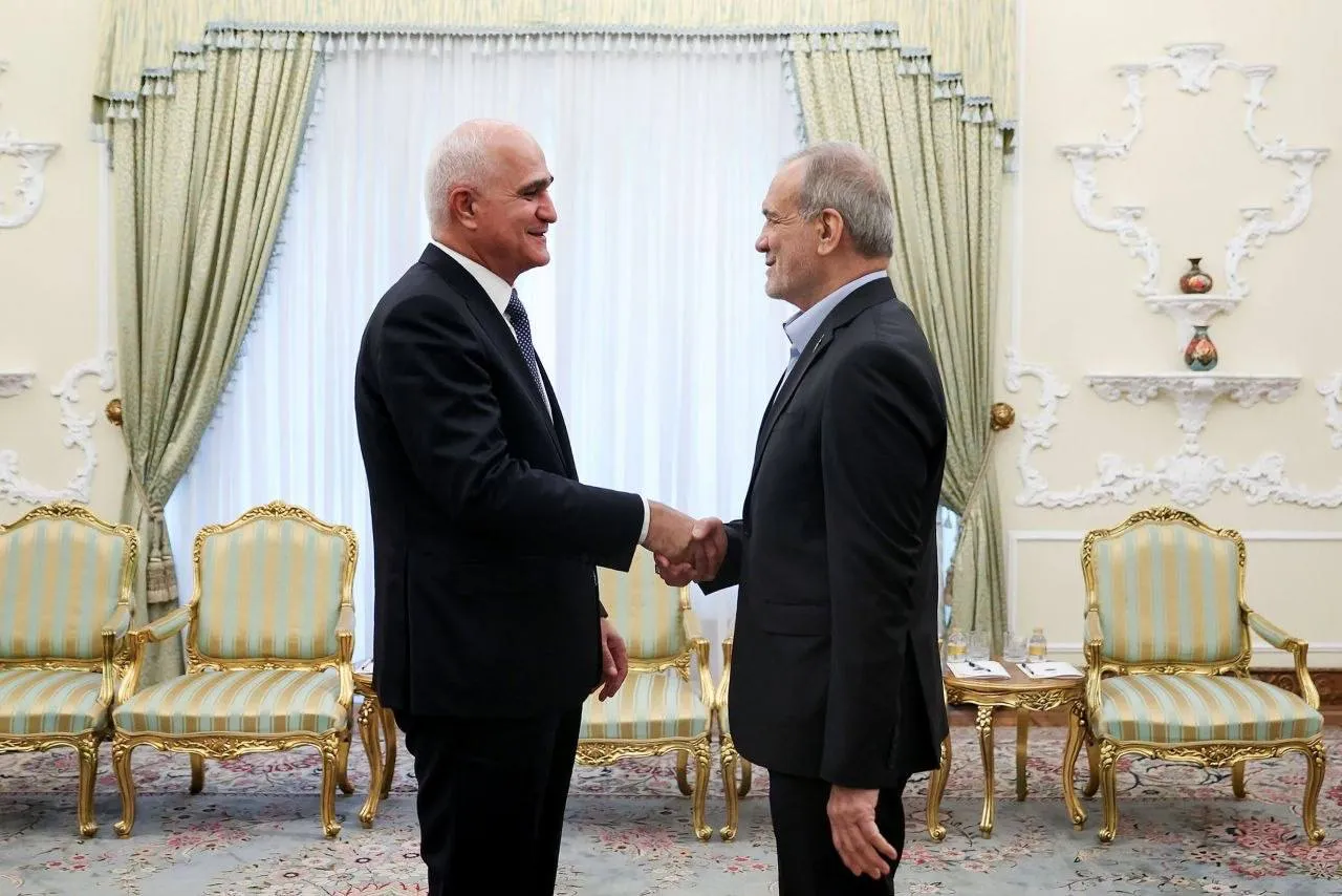 دیدار پزشکیان با معاون نخست وزیر جمهوری آذربایجان