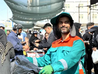خدمت پاکبانان مشهدی به زائران اربعین در نجف اشرف