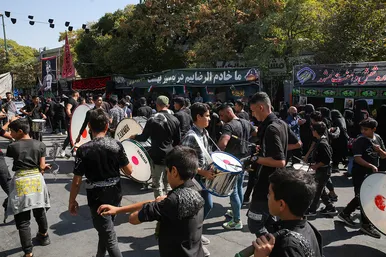 عزاداری شهادت امام رضا(ع) درخیابان های منتهی به حرم مطهر