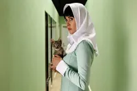 پریناز ایزدیار و مجتبی پیرزاده در فیلم کوتاه سرریز + زمان اکران آنلاین