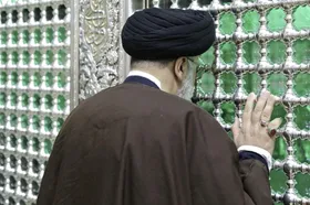 ویدئو| امروز نوبت کشیک خدمتی شهید رئیس&zwnj;جمهور در حرم امام رضا (ع) بود