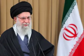 فیلم کامل سخنرانی تلویزیونی رهبر انقلاب اسلامی با مردم (۶ آذر ۱۴۰۴)