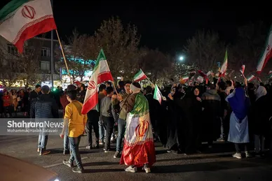 شادی مردم مشهد بعد از برد تیم ملی ایران