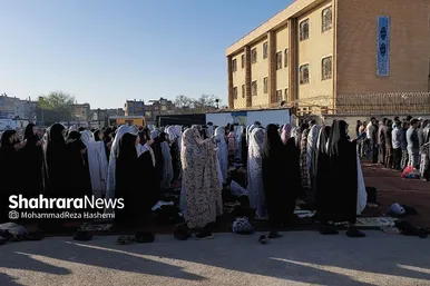 گزارش تصویری | نماز عید سعید فطر مهاجران افغانستانی در محله گلشهر مشهد