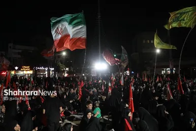 گزارش تصویری | مردم مشهد همچنان پای کار انقلاب