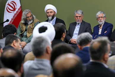 دیدار جمعی از شاعران و اهالی فرهنگ و ادب فارسی با رهبر انقلاب