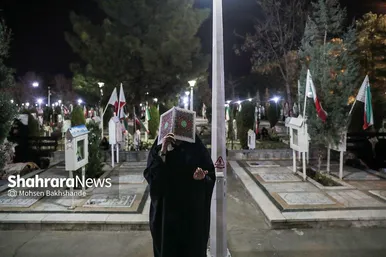 گزارش تصویری | مراسم احیای سومین شب قدر در جوار گلزارشهدای بهشت‌رضا(ع) (۳ فروردین ۱۴۰۴)