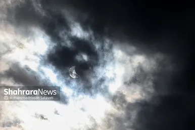 خورشیدگرفتگی ۳ آبان در آسمان مشهد
