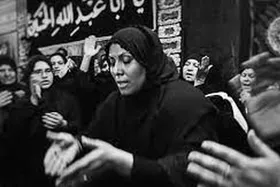 بانوان عرب&zwnj;زبان در حرم مطهر رضوی، حماسه عاشورا را نوحه سرایی کردند