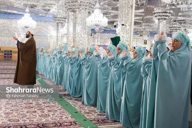 گزارش تصویری | جشن تکلیف دانش آموزان دختر مدارس غیر دولتی در حرم مطهر رضوی