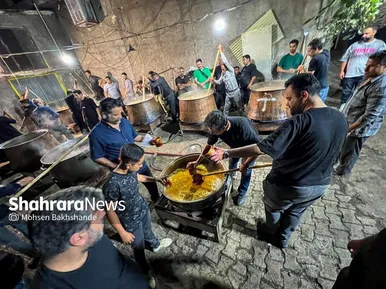 گزارش تصویری | توزیع شله نذری همزمان با شهادت امام حسن عسکری(ع) در مشهد