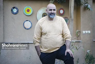 گزارش تصویری | گفت‌و‌گو با علی مسعودی (مشهدی) نویسنده، کارگردان و بازیگر مشهدی