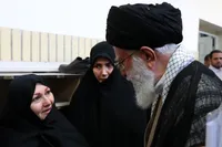 ویدئو | لحظاتی از حضور رهبر معظم انقلاب در منزل «شهید علی‌محمدی‌‌»، پس از شهادت دانشمند هسته‌ای