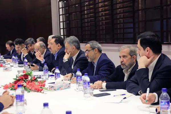 نشست اقتصادی و تجارتی افغانستان و ایران به میزبانی کابل برگزار شد | تجارت سالانه ۱۰ میلیارد دلاری هدف‌گذاری شد + عکس