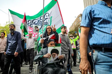 راهپیمایی ضدصهیونیستی نمازگزاران مشهدی و حمایت از عملیات وعده صادق سپاه