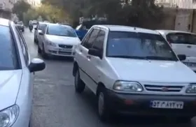 گلایه یکی از ساکنین کوچه شهید باهنر ۱۰ از معضل ترافیک صبح و عصر