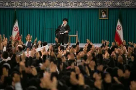 رهبر انقلاب: نگاه به واقعیت&zwnj;ها باید ذهن جوان دانشجو را به سمت گره&zwnj;گشایی نزدیکتر کند