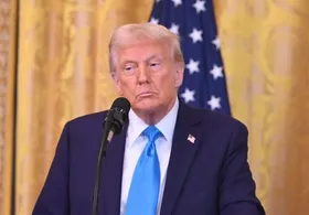 اتحادیه اروپا و چین به تهدیدات تعرفه&zwnj;ای ترامپ واکنش نشان دادند