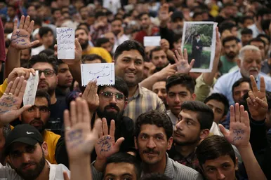 حضور و سخنرانی رهبر انقلاب در اجتماع زائران و مجاوران حرم مطهر رضوی- ۳