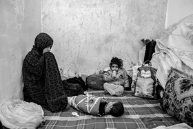 مادر مشهدی که به دلیل بی&zwnj;پولی به کودک شیرخواره&zwnj;اش مخلوط آب و آرد می&zwnj;دهد