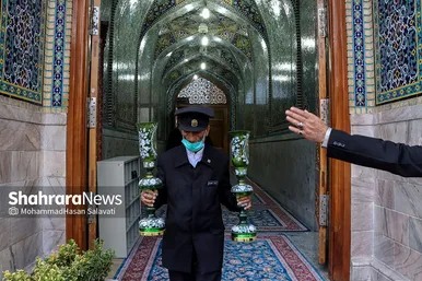 آئین اذن عزای حسینی و تعویض پرچم گنبد حرم مطهر رضوی
