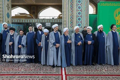 عکس‌هایی از مراسم تعویض پرچم گنبد حرم امام رضا (ع) (۱۷ شهریور ۱۴۰۳)