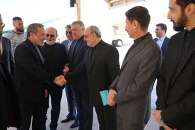 یک روزنامه نگار: عراقچی در حالی به فرودگاه بیروت آمد که تاکسی&zwnj;ها با ۱۰۰ دلار هم آنجا نمی&zwnj;روند
