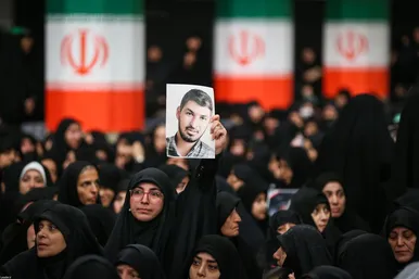 گزارش تصویری | مراسم بزرگداشت شهدای جنگ تحمیلی اخیر با حضور رهبر انقلاب اسلامی