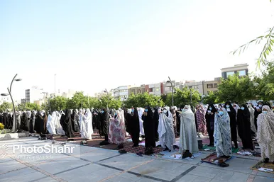 اقامه نماز عید سعید فطر در حرم مطهر امام رضا(ع)