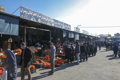 بازار مشهد در آستانه شب یلدا