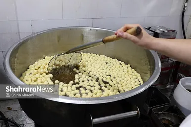 گزارش تصویری | کارگاه پخت زولبیا و بامیه در ماه مبارک رمضان