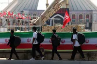 گاردین نوشت: از گنده‌گویی تا عقب‌نشینی | ترامپ زیر سایه بازدارندگی ایران