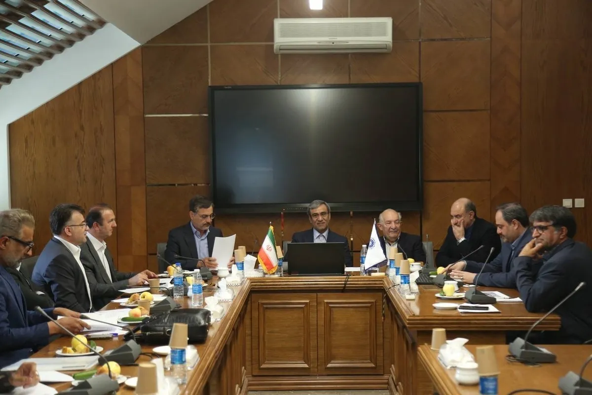 استاندار خراسان رضوی: کشور نیازمند عبور از چالش‌های فعلی حوزه انرژی است